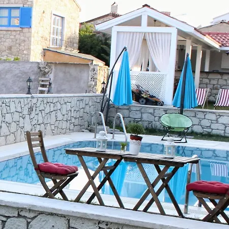 Lucky Angel Bed and Breakfast 3*