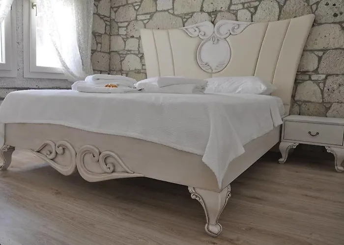 Lucky Angel Oda ve Kahvaltı Çeşme