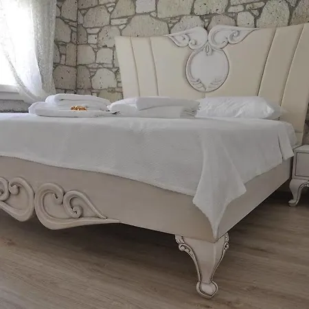 Alacati Lucky Angel לינה וארוחת בוקר Çeşme
