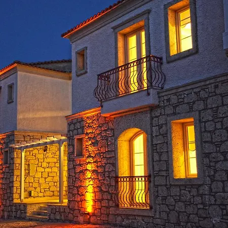 לינה וארוחת בוקר Alacati Lucky Angel 4*