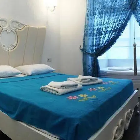Alacati Lucky Angel לינה וארוחת בוקר Çeşme